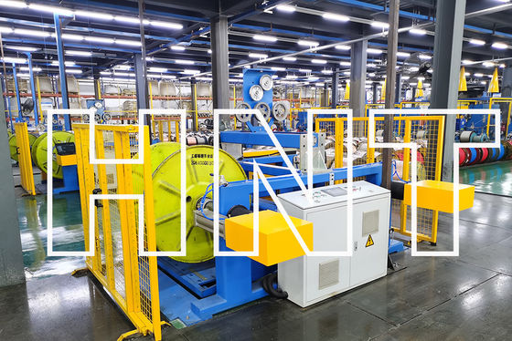 آلة سحب الأسلاك الكابولية 2500 كجم مزدوجة بكرة التخزين المؤقت